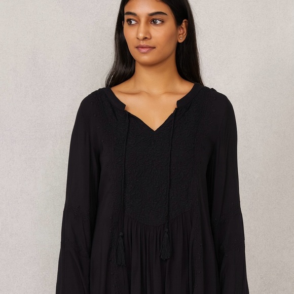 alia Quresh Tops - Boho  Black Long-Sleeve Embroidered Tunic S